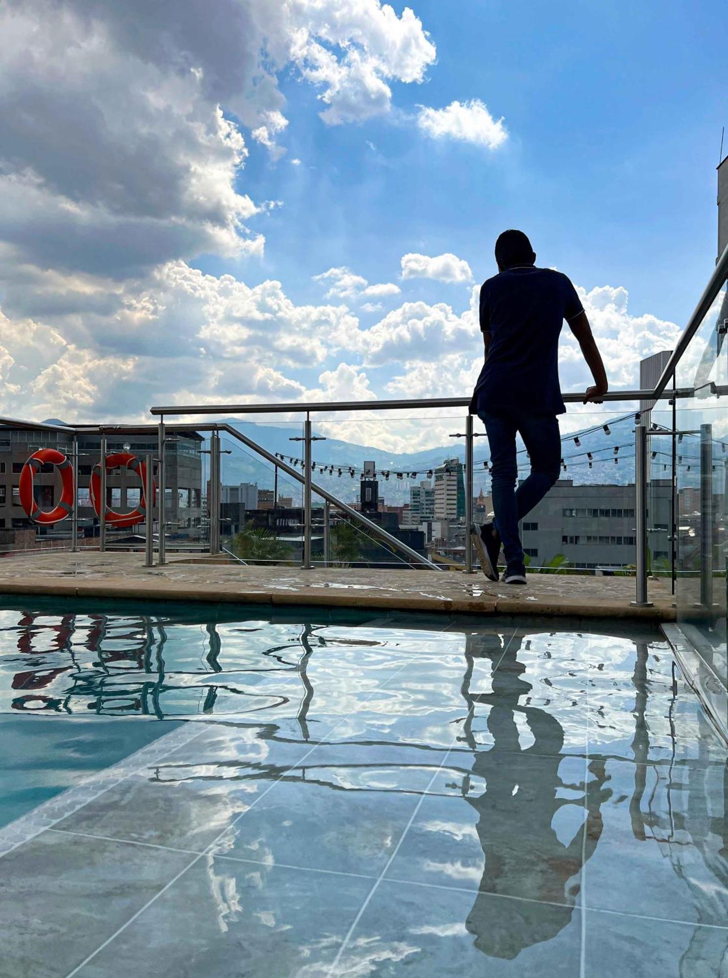 Apartahotel Medellín Zewnętrze zdjęcie